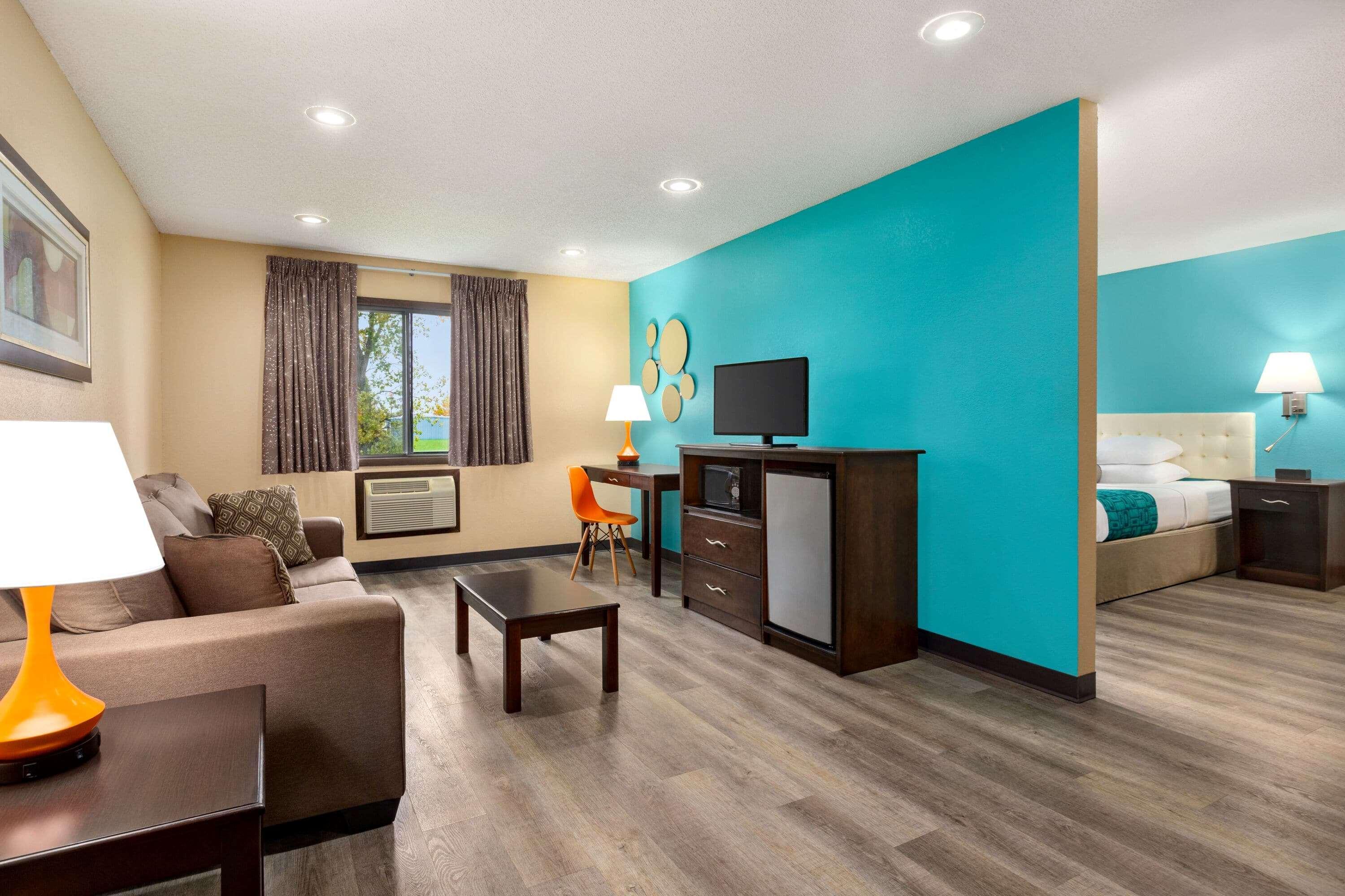 Howard Johnson By Wyndham Waterloo/Cedar Falls Εξωτερικό φωτογραφία